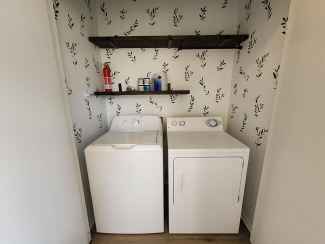 Building Photo - 3 Bed 3 bath house in 80910!