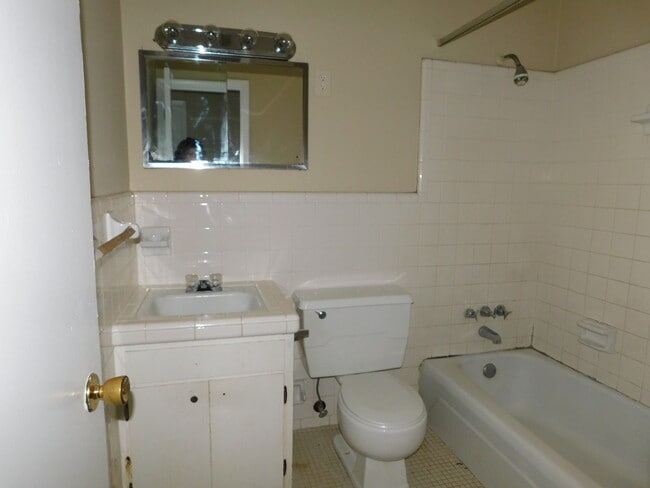 Building Photo - 3 Bedroom Home in Valdosta