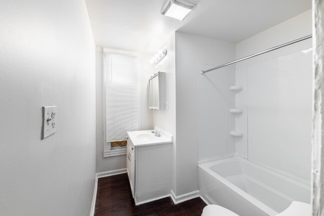 Building Photo - 235 W 110th St