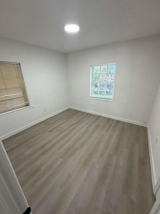 Building Photo - 4000 SW 16th Terrace