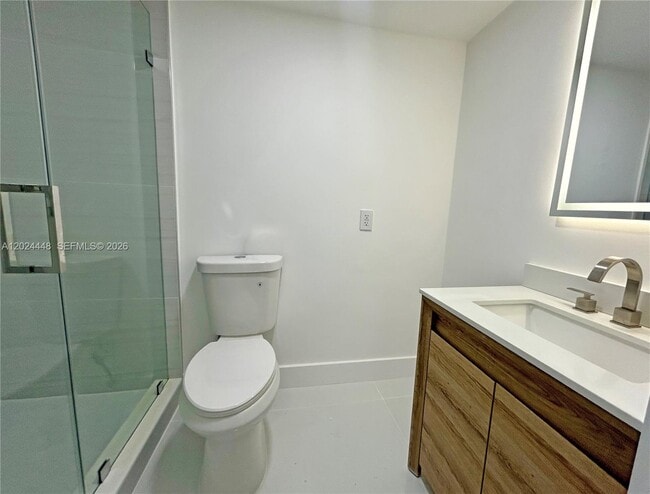 Building Photo - 1222 Hillsboro Mile