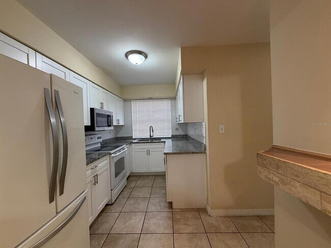 Building Photo - 7501 Gallineta Ct