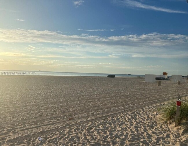 Building Photo - 345 Ocean Dr