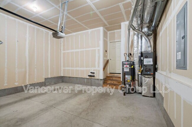 Building Photo - 2713 NE 87th Ave