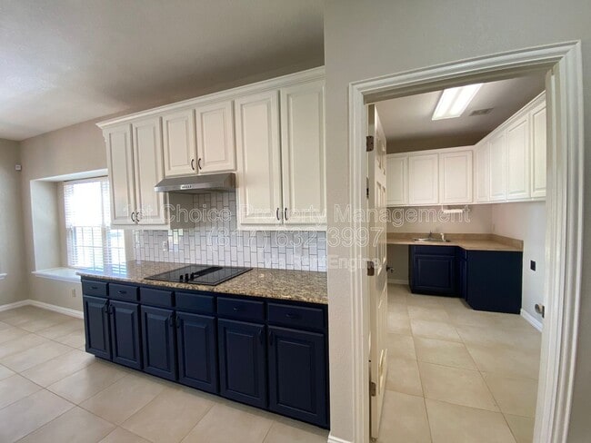 Building Photo - 112 Prairie Ridge Dr