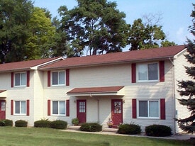 2 bedroom 1.5 both - 108 N Elm St