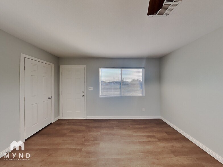 Building Photo - 49 Armstrong Cir