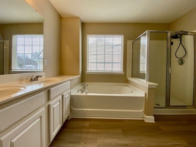 Building Photo - 1/2 MONTH FREE! ?Upgraded 4BR with Brand New Flooring & Private Backyard – Available Feb 15