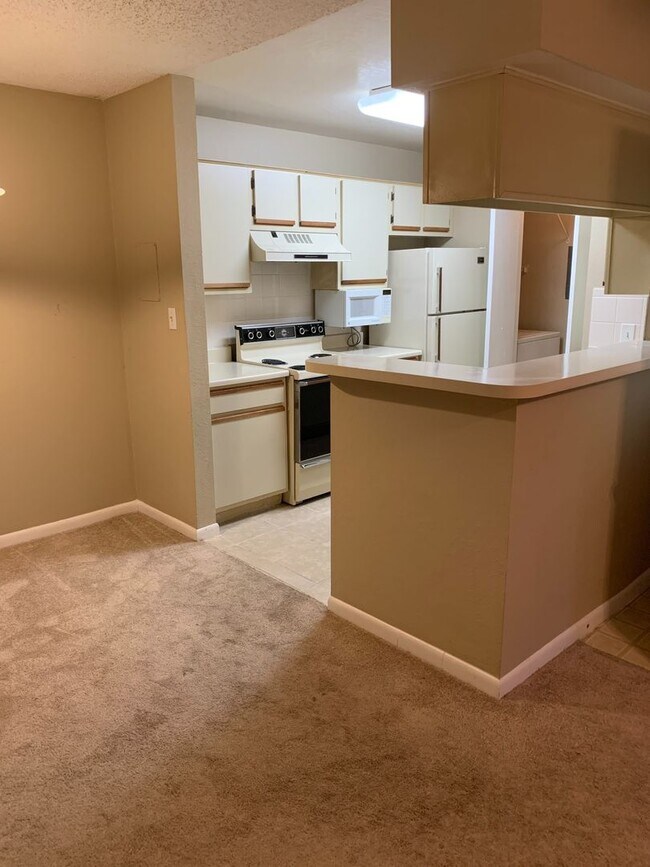 Building Photo - Perkinshire 104