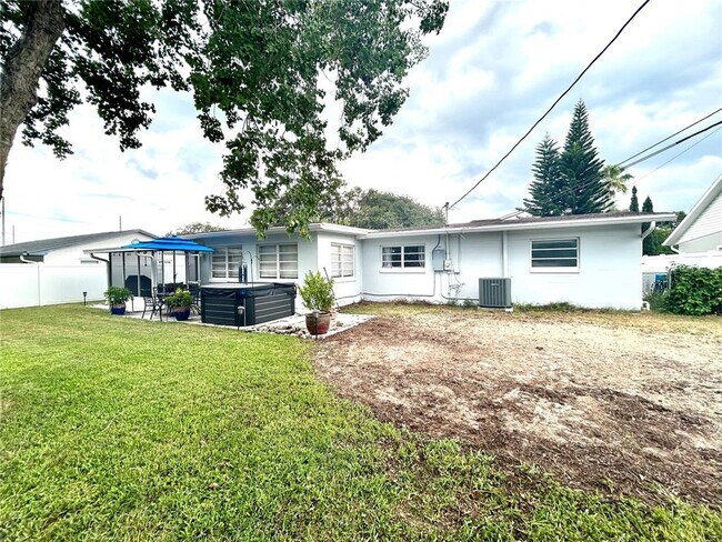 Building Photo - 4436 Loring Pl