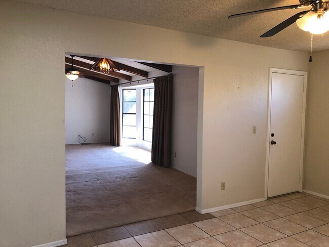 Building Photo - Wow! Long Term Unfurnished Awesome home in Leisure World a 45+ Active Adult Community.