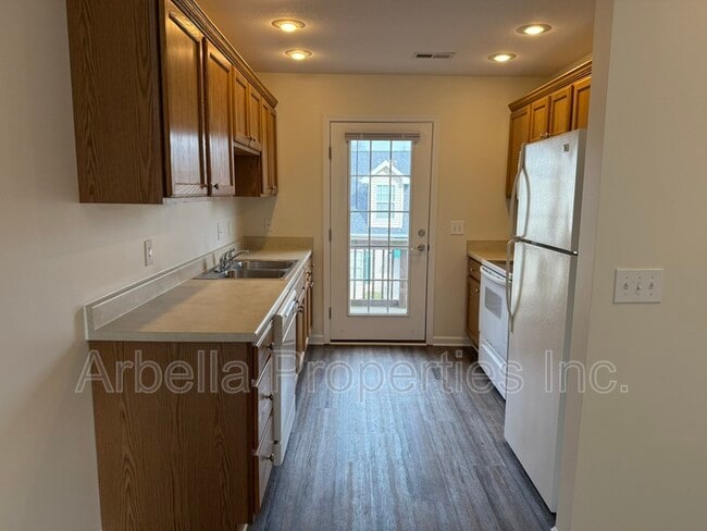 Building Photo - 1309 Kensington Place