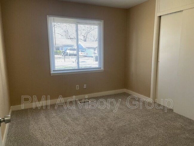 Building Photo - 3510 SW Clare Ave