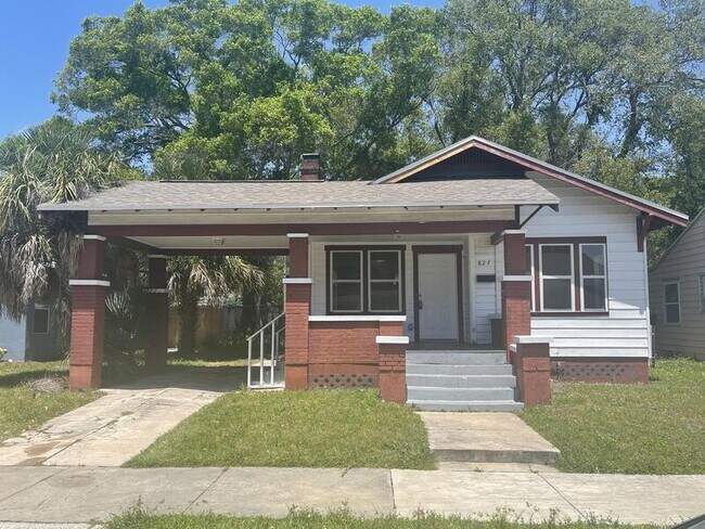 Primary Photo - 827 19th Ave S