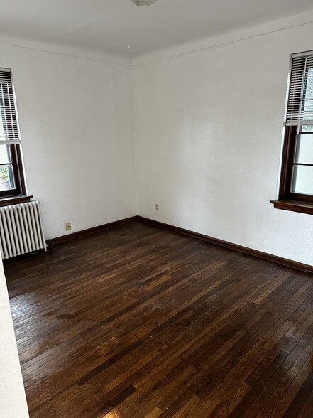 Building Photo - 708 W Bancroft St