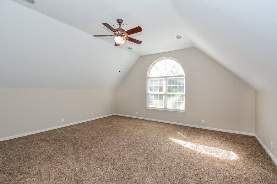 Building Photo - 6553 Broken Bow Dr