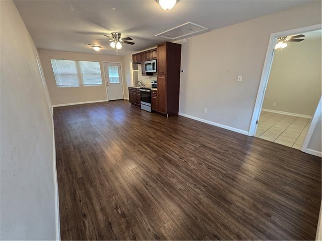 Building Photo - 123 Kadak Ln