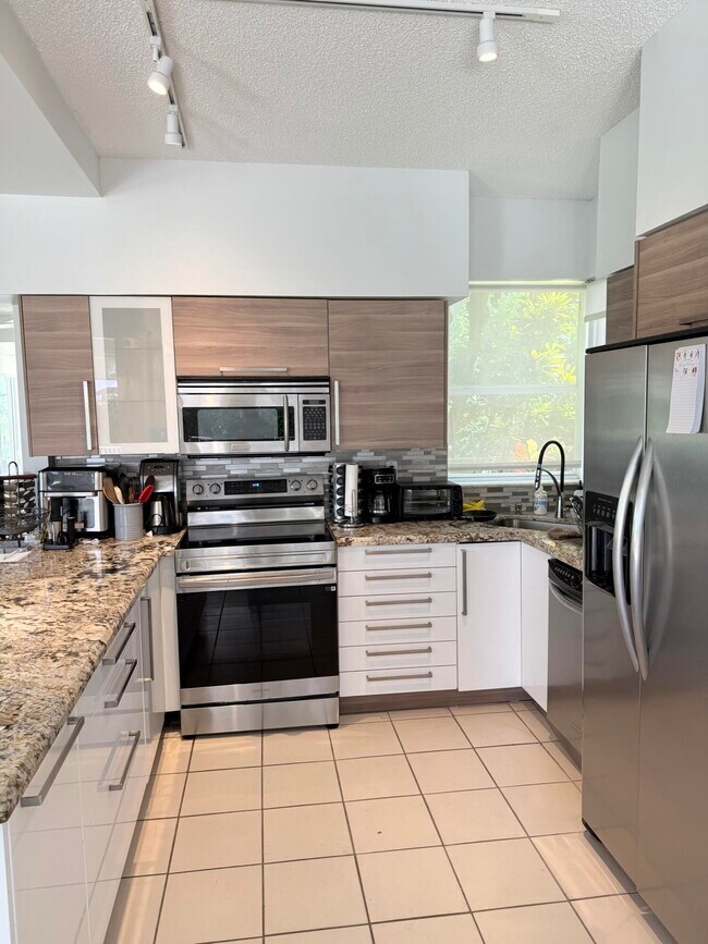 Building Photo - 17691 Tiffany Trace Dr