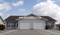 Building Photo - Spacious and Affordable Duplex in Peculiar-Available in JUNE!!