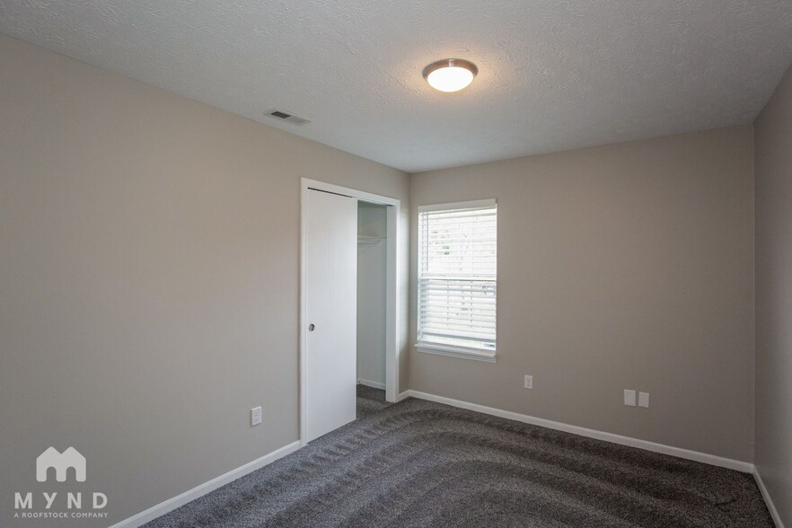 Building Photo - 6822 Bluestem Ct