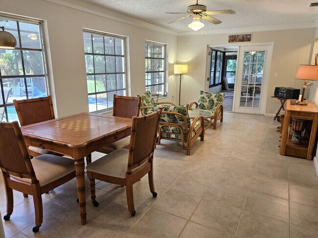 Building Photo - Seasonal Short-Term Single-Family Heated Pool Home located in Venice Gardens!