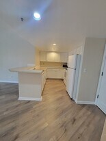 Building Photo - 1085 Broadway