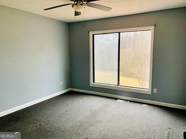 Building Photo - 95 Willowick Dr