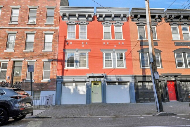 Building Photo - 122 Jefferson St