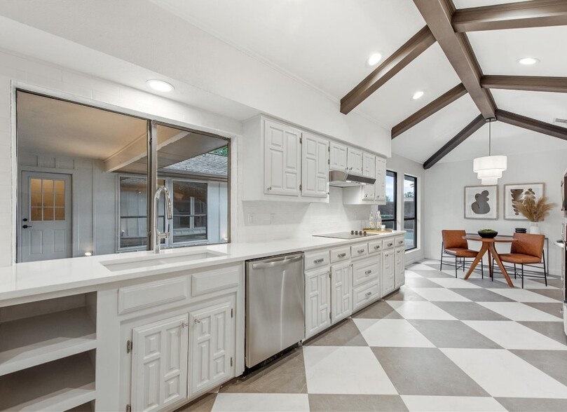 Building Photo - 3912 Saddlehead Dr