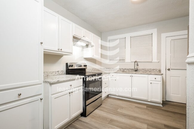 Building Photo - 1221 Azalea Ct