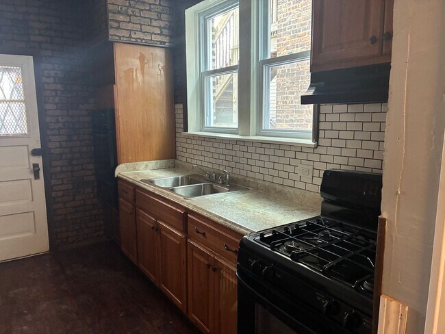 Building Photo - 10625 S Calumet Ave