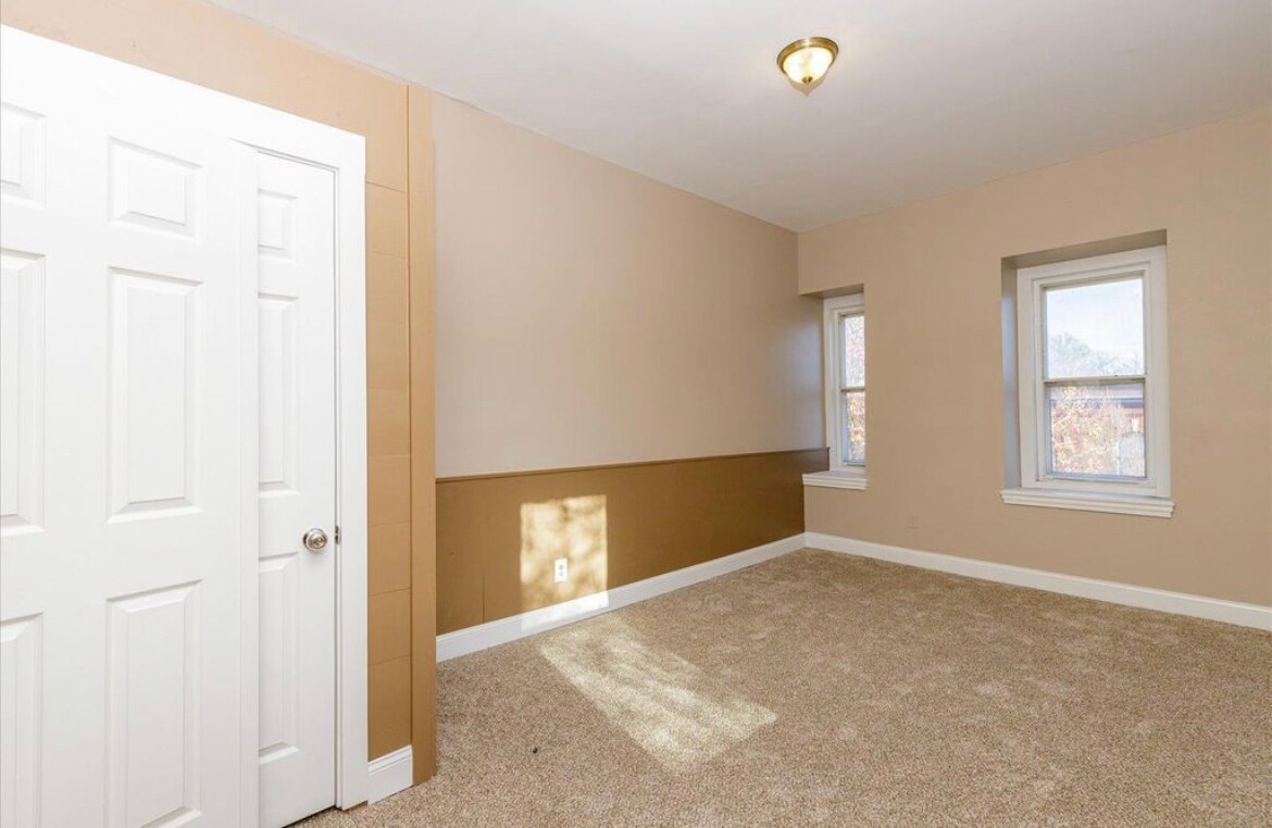 Building Photo - 2811 Indiana Ave