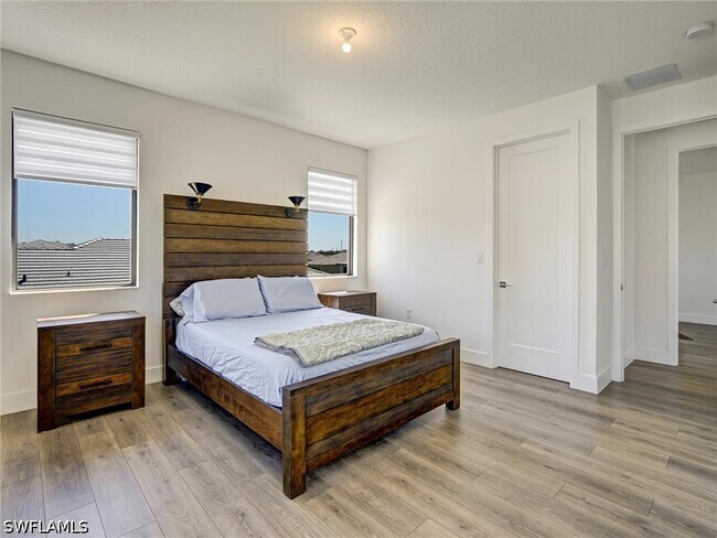 Building Photo - 5126 Panella Ave