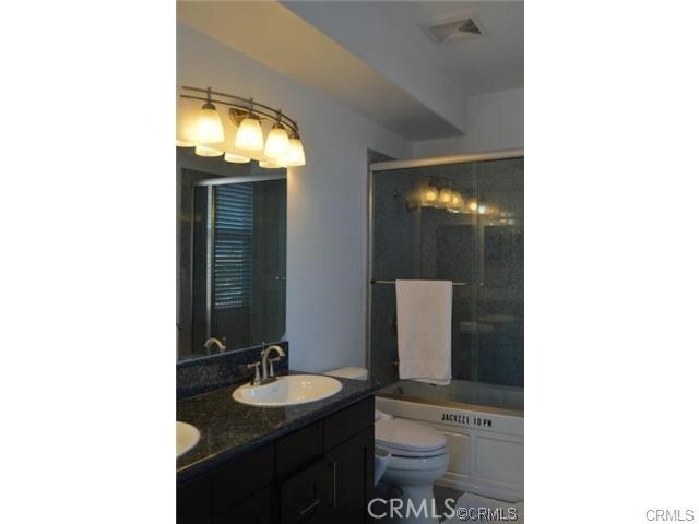 Building Photo - 408 Avenida Santa Barbara