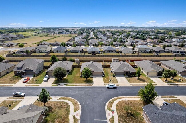Building Photo - 300 Camellia Dr