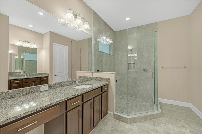 Building Photo - 14941 RedCove Pl