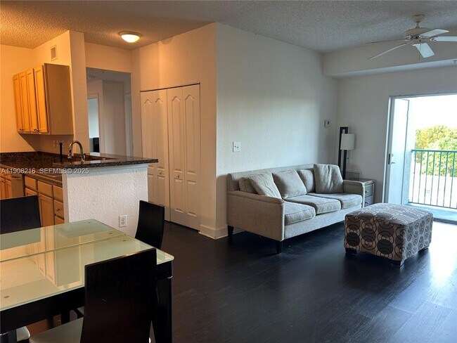 Building Photo - 6001 SW 70th St