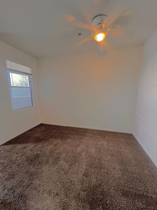 Building Photo - 6955 N Durango Dr