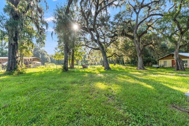 Building Photo - Modern Comfort Meets Country Charm 2BR/1BA...
