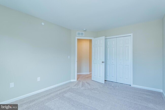 Building Photo - 1714 Shady Ln