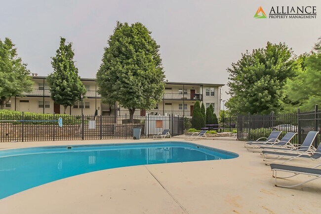 Building Photo - 1518 College Ave