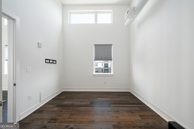 Building Photo - 775 Juniper St NE