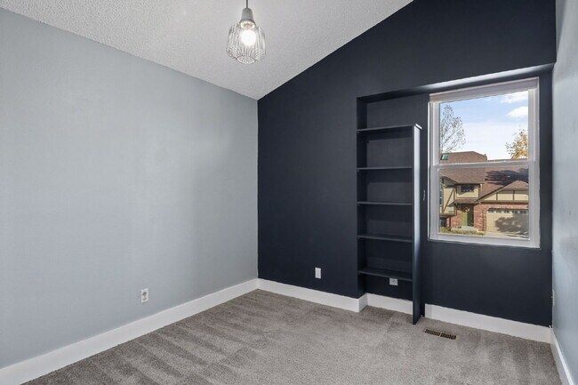 Building Photo - Beautiful 4 Bedroom Home with Backyard The...