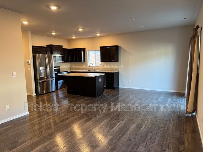 Building Photo - 6500 Hornet Cir NE