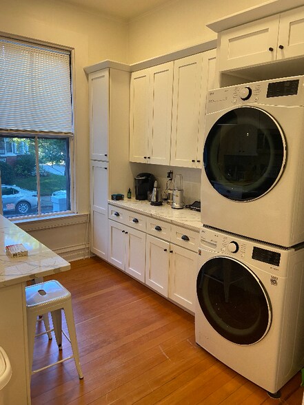 Building Photo - 79 Lloyd Ave