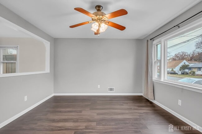 Building Photo - 58 Rose St