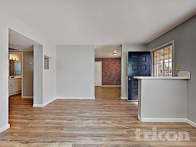 Building Photo - 1901 Georgina Dr