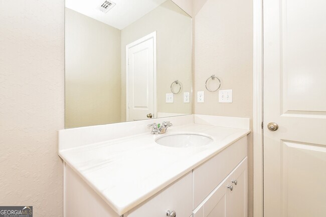 Building Photo - 301 Augusta Woods Dr