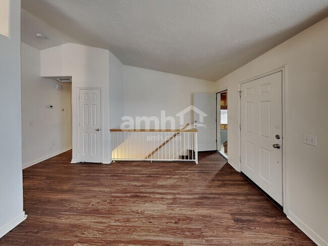 Building Photo - 6093 W Graceland Way