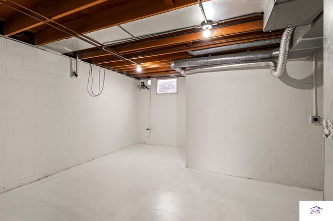 Building Photo - CAMDEN DUPLEX 11614-16